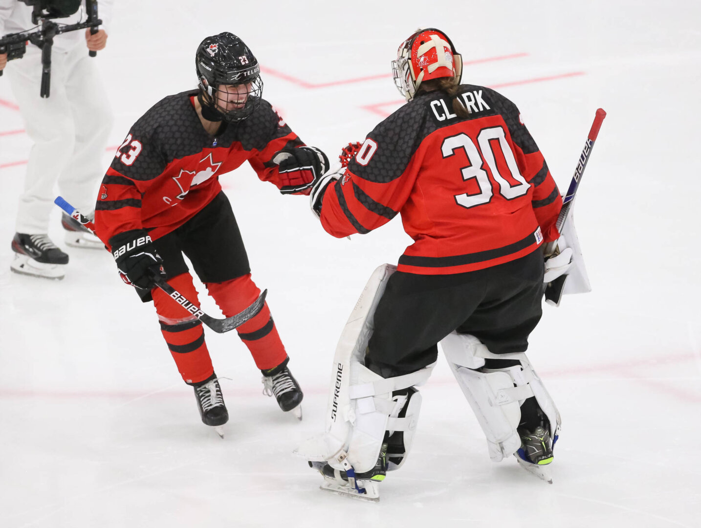 Canada Sets Records And Comes Out Golden In U18 Womens Championship In Sweden The Ranch 1001 Fm 