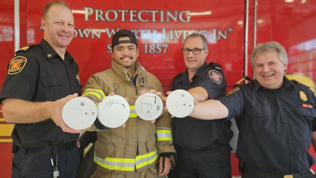 firefighterss-test-smoke-alarms